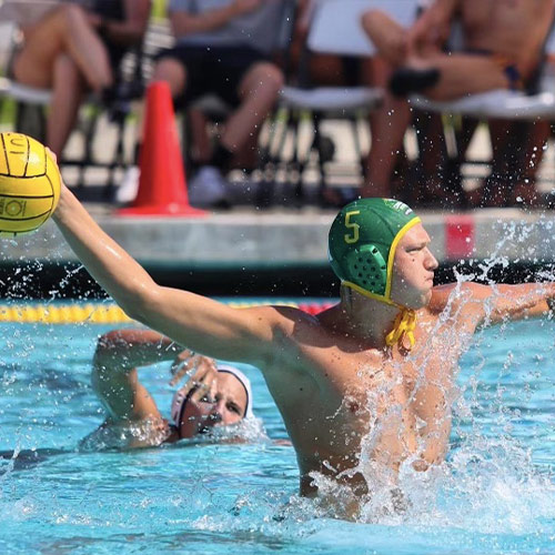 Senior Jeff Runyan winds up to shoot